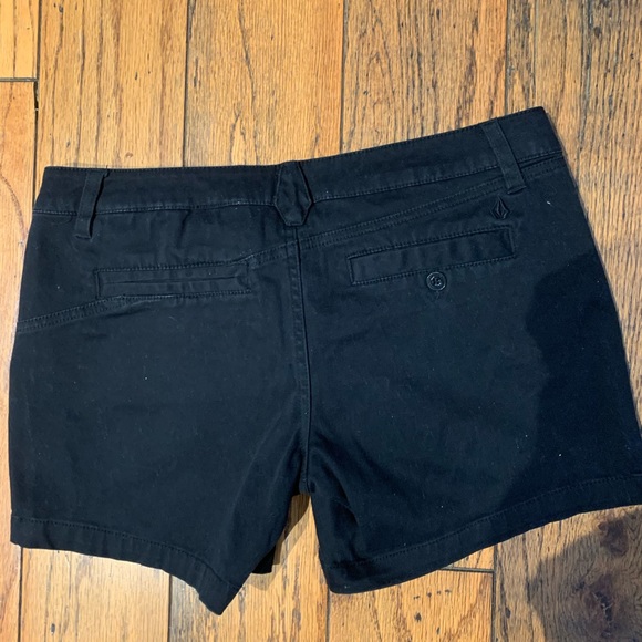 Gently worn back shorts - Picture 4 of 5